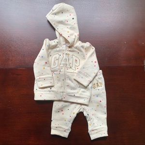 Gap Sweatsuit